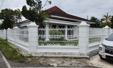 Dijual Rumah Hook Jalan Apel Jajar Surakarta Solo Jawa Tengah Lokasi Strategis Nyaman Siap Huni