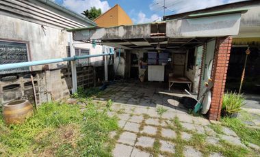 For Sale: Land in Chin Khet – Urgent !!!  Selling land with buildings, area 63 sq.wah, Soi Ngamwongwan 47, Section 6-2-9. Suitable for building a resi