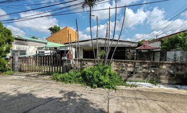 For Sale: Land in Chin Khet – Urgent !!!  Selling land with buildings, area 63 sq.wah, Soi Ngamwongwan 47, Section 6-2-9. Suitable for building a resi