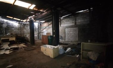 FOR SALE - Lot with Structure in Sta. Cruz, Makati City