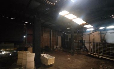 FOR SALE - Lot with Structure in Sta. Cruz, Makati City