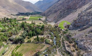 Terreno de 4.75 ha, 340 metros de orilla de río. Montegrande, Valle del Elqui. $600 mm