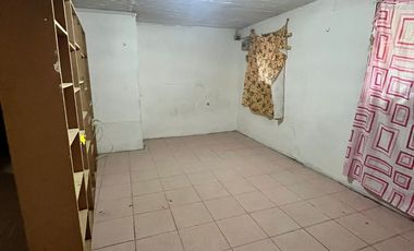 Venacia Leiva / Av Santa Rosa