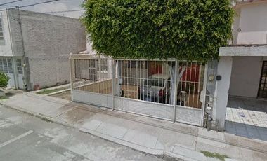 Excelente casa en Remante Bancario ¡¡¡Imagine duplicar su inversión a corto plazo!!!