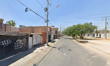 Bonita Casa en Remate Bancario, a un precio muy por debajo a su valor comercial actual.