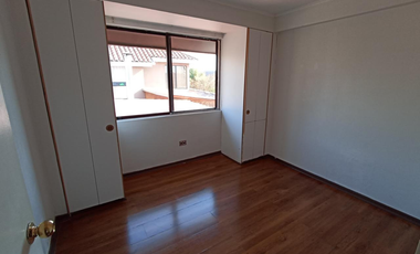 Venta de Casa de 142m2 en un Terreno de 221m2, Peñalolén