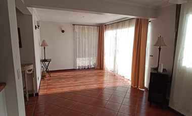 Venta de Casa de 142m2 en un Terreno de 221m2, Peñalolén