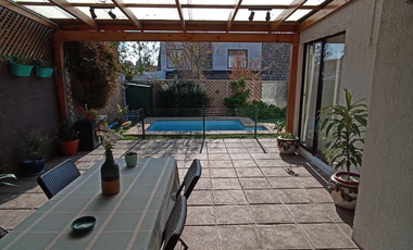 Venta de Casa de 142m2 en un Terreno de 221m2, Peñalolén