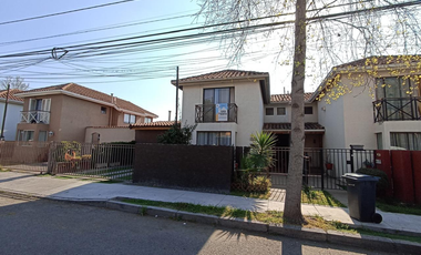 Venta de Casa de 142m2 en un Terreno de 221m2, Peñalolén