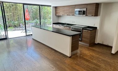 ¡Precio de Oportunidad! Con 200m2, Dos Recamaras con 2.5 Baños.