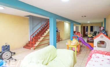 ALQUILER DE EDIFICIO RESIDENCIAL CON LOCAL COMERCIAL, 480 M2, AV. SALVADOR ALLENDE