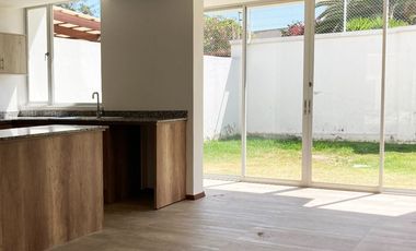 Casa moderna en Venta, Tumbaco, seguridad 24/7 con piscina
