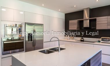 CASA EN VENTA TUMBACO