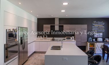 CASA EN VENTA TUMBACO
