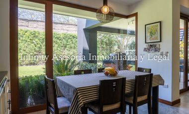 CASA EN VENTA TUMBACO