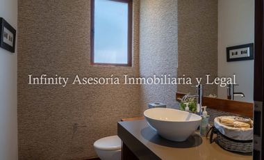 CASA EN VENTA TUMBACO