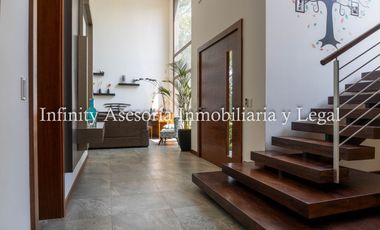 CASA EN VENTA TUMBACO