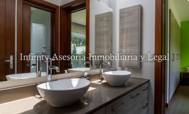 CASA EN VENTA TUMBACO