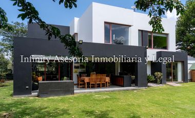 CASA EN VENTA TUMBACO