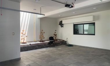 RENTA | CASA MODERNA CON ALBERCA FRACCIONAMIENTO COSTA DE ORO