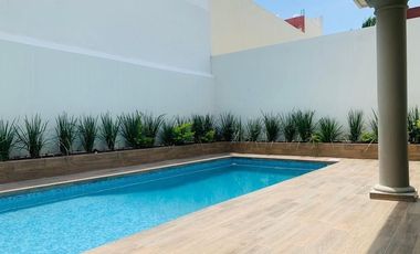 RENTA | CASA MODERNA CON ALBERCA FRACCIONAMIENTO COSTA DE ORO