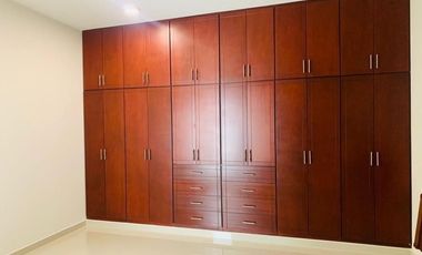 RENTA | CASA MODERNA CON ALBERCA FRACCIONAMIENTO COSTA DE ORO
