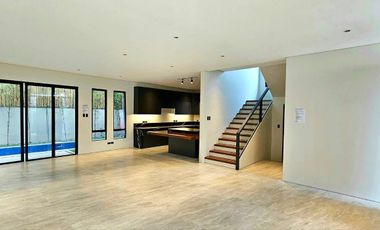 For Sale: Luxurious 2-Storey Home in BF Homes, Las Piñas – 5 Bedrooms, Private Pool, and Premium Finishes