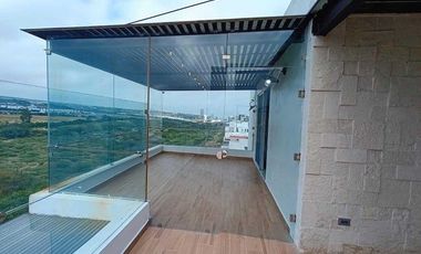 El Mirador. VENTA - Penthouse con estudio, terraza, 2 recamaras