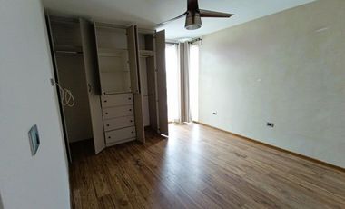 VENTA. El Mirador - Penthouse con terraza, 2 recamaras, estudio