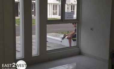 Dijual/Disewakan Rumah Siap Huni Suvarna Sutera Cluster Fedora III MURAH SANGAT Cluster dengan Swimming Pool!