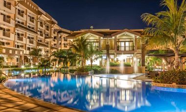 SIENA PARK DMCI Paranaque : 2 Bedroom w/ Parking Condo for Sale - OK for BANK LOAN
