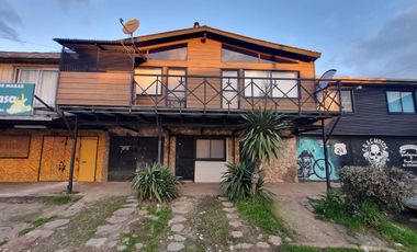 Amplia Casa con Local Comercial Sector Corvi