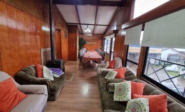 Amplia Casa con Local Comercial Sector Corvi