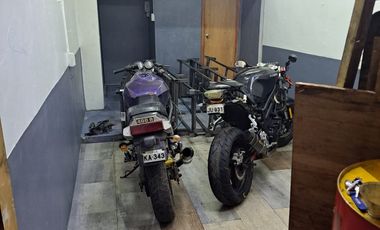 Amplia Casa con Local Comercial Sector Corvi