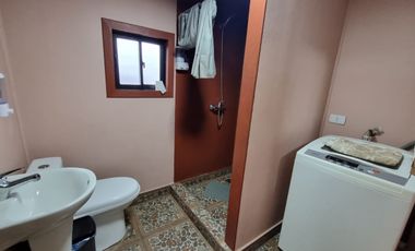 Amplia Casa con Local Comercial Sector Corvi