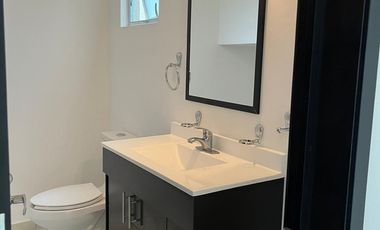 RENTO CASA EN COLINAS ALTOZANO, 3 RECAMARAS, JARDIN, TRIPLE COCHERA, ALJIBE, VIGILANCIA.