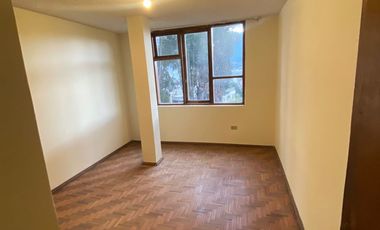 Vendo casa con terreno en el sector del Parque Metropolitano