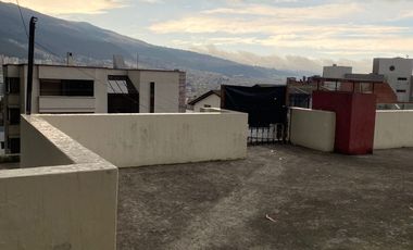 Vendo casa con terreno en el sector del Parque Metropolitano