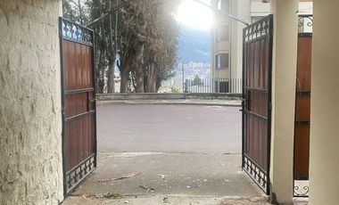 Vendo casa con terreno en el sector del Parque Metropolitano