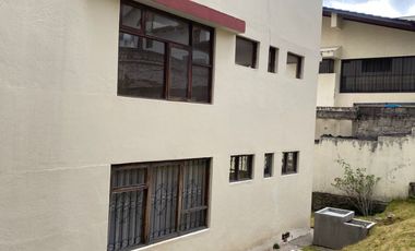 Vendo casa con terreno en el sector del Parque Metropolitano