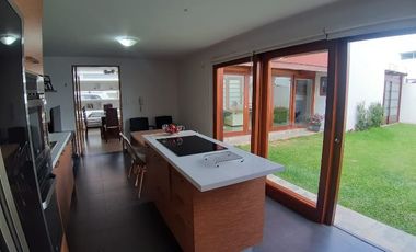 SE VENDE CASA DE TRES DORMITORIOS EN LA PRIMAVERA CUMBAYA