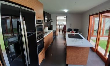 SE VENDE CASA DE TRES DORMITORIOS EN LA PRIMAVERA CUMBAYA