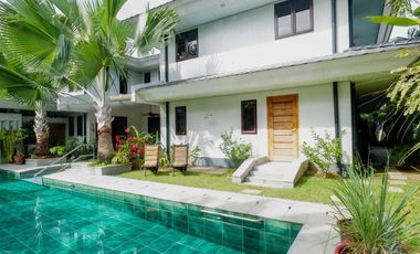 Scandinavian 5 Bedrooms House with Pool for Sale in Alabang West, Las Piñas City