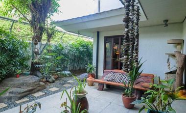 Scandinavian 5 Bedrooms House with Pool for Sale in Alabang West, Las Piñas City