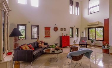 Scandinavian 5 Bedrooms House with Pool for Sale in Alabang West, Las Piñas City