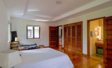 Scandinavian 5 Bedrooms House with Pool for Sale in Alabang West, Las Piñas City