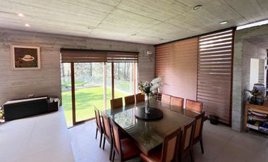 RESIDENCIA EN VENTA – BOSQUES DEL PARAÍSO Privado | Campestre | Seguridad 24/7 | Casa Club  📍 Ubicación: Antes del Km 23