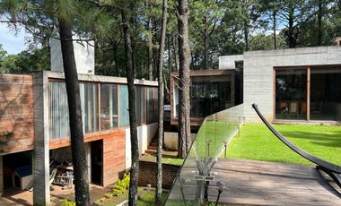 RESIDENCIA EN VENTA – BOSQUES DEL PARAÍSO Privado | Campestre | Seguridad 24/7 | Casa Club  📍 Ubicación: Antes del Km 23