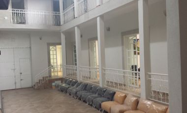 Magnifica CASA con USO de SUELO
