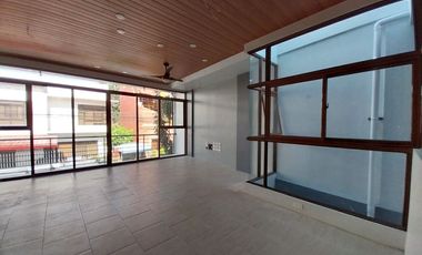 For Sale Modern Design Four (4) Storey Triplex House and Lot in Better Living Parañaque City